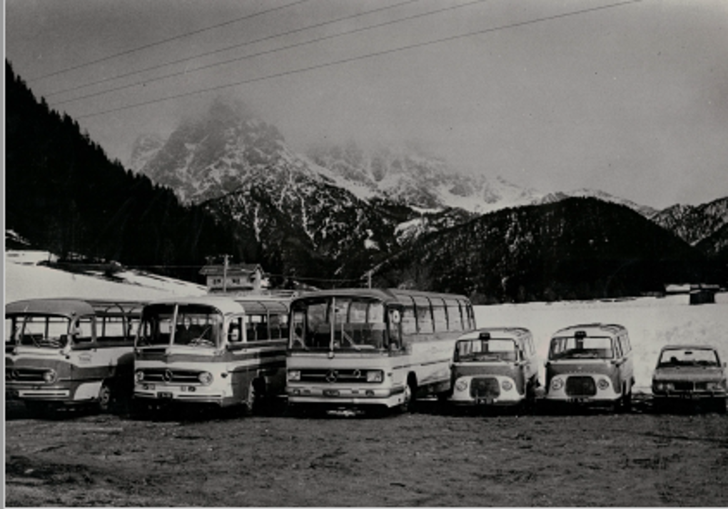 Oldtimer_Bus_Fieberbrunn_Pillerseetal_Doedlinger_Touristik_-_Kopie